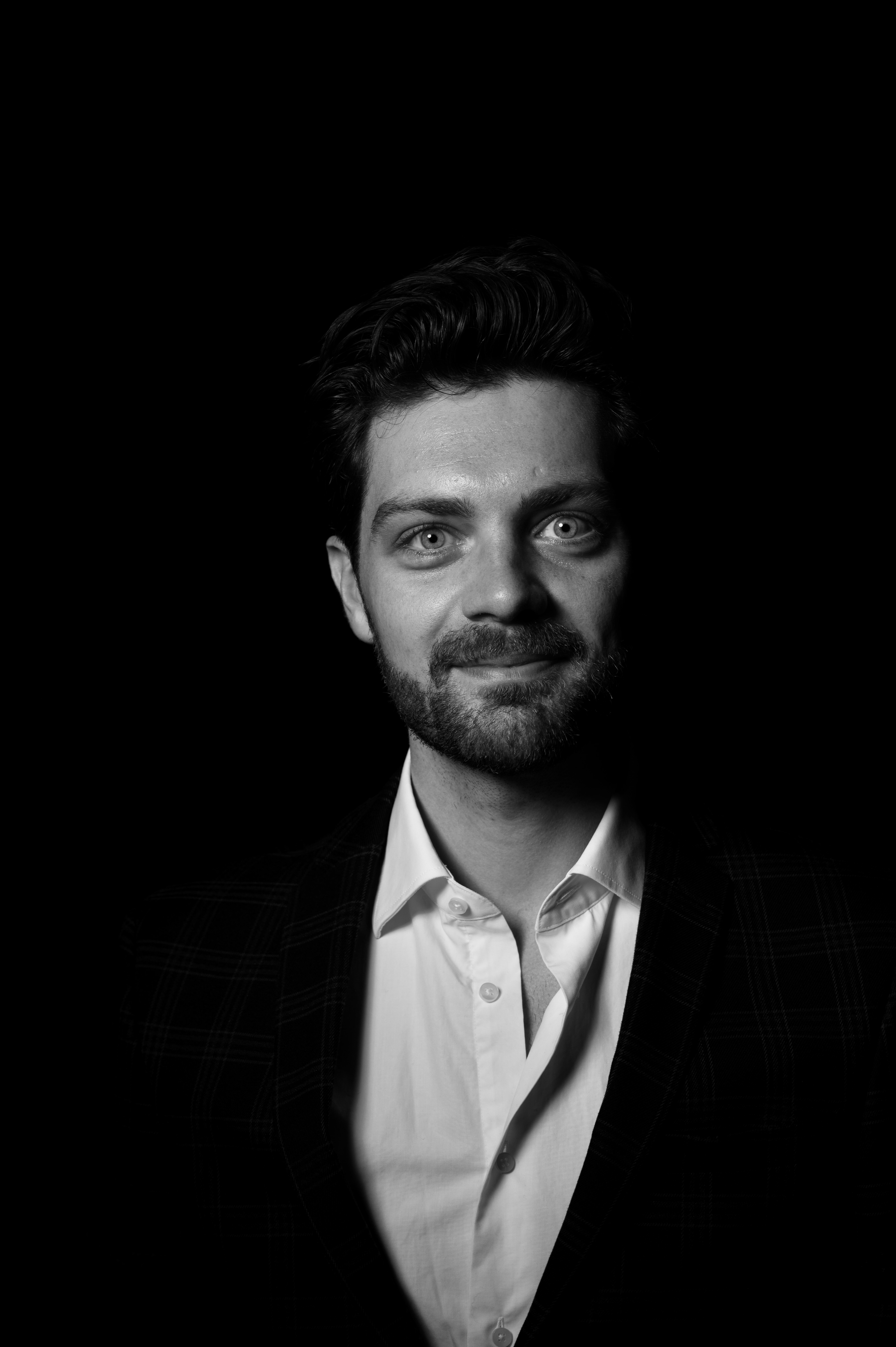 Stefan van de Brug giving drum lessons in Studio 11