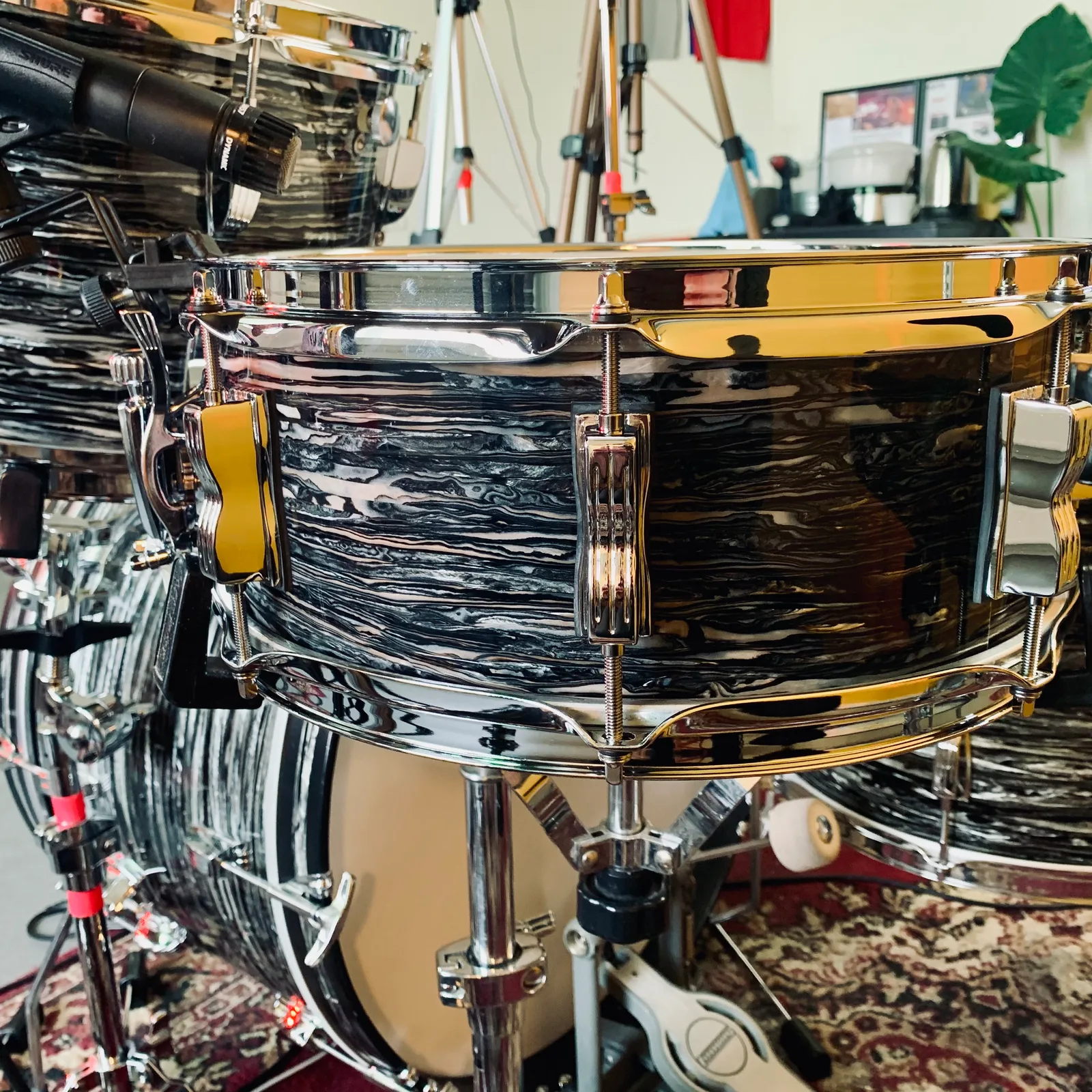 Ludwig Club Date snare in Black Oyster Pearl Reissue on the Black Oyster kit, The Hague